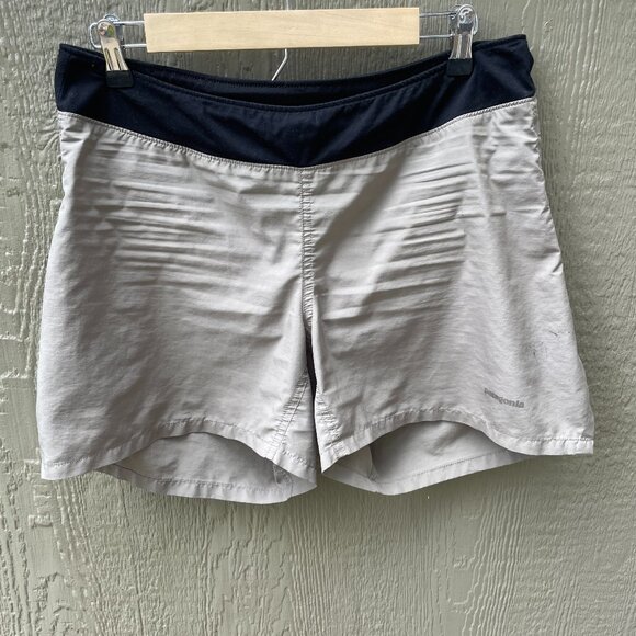 Patagonia Women's Size‎ M Pull On Lined Athletic Shorts 5" Tan Pockets Stain! - Picture 1 of 11